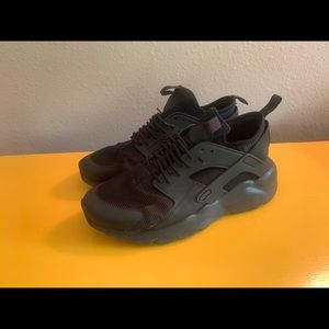 Men’s Nike huaraches